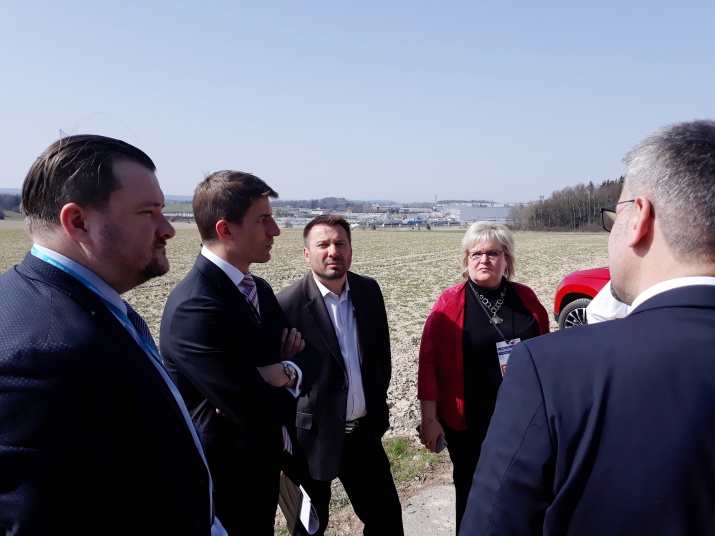 Ministři navštívili průmyslovou zónu Solnice-Kvasiny