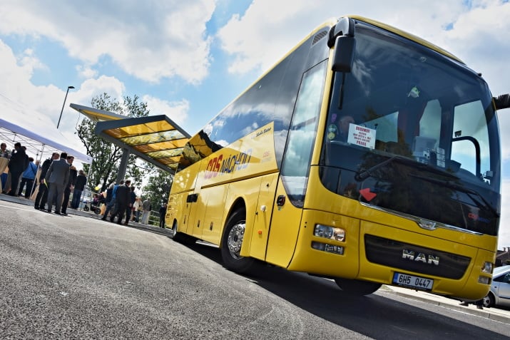 Změny jízdních řádů autobusů a vlaků platí od neděle 14. června