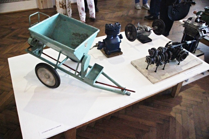 Výstava ukazuje 130 let řemeslného školství v Jaroměři