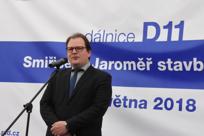 Začala výstavba dálnice D11 mezi Smiřicemi a Jaroměří