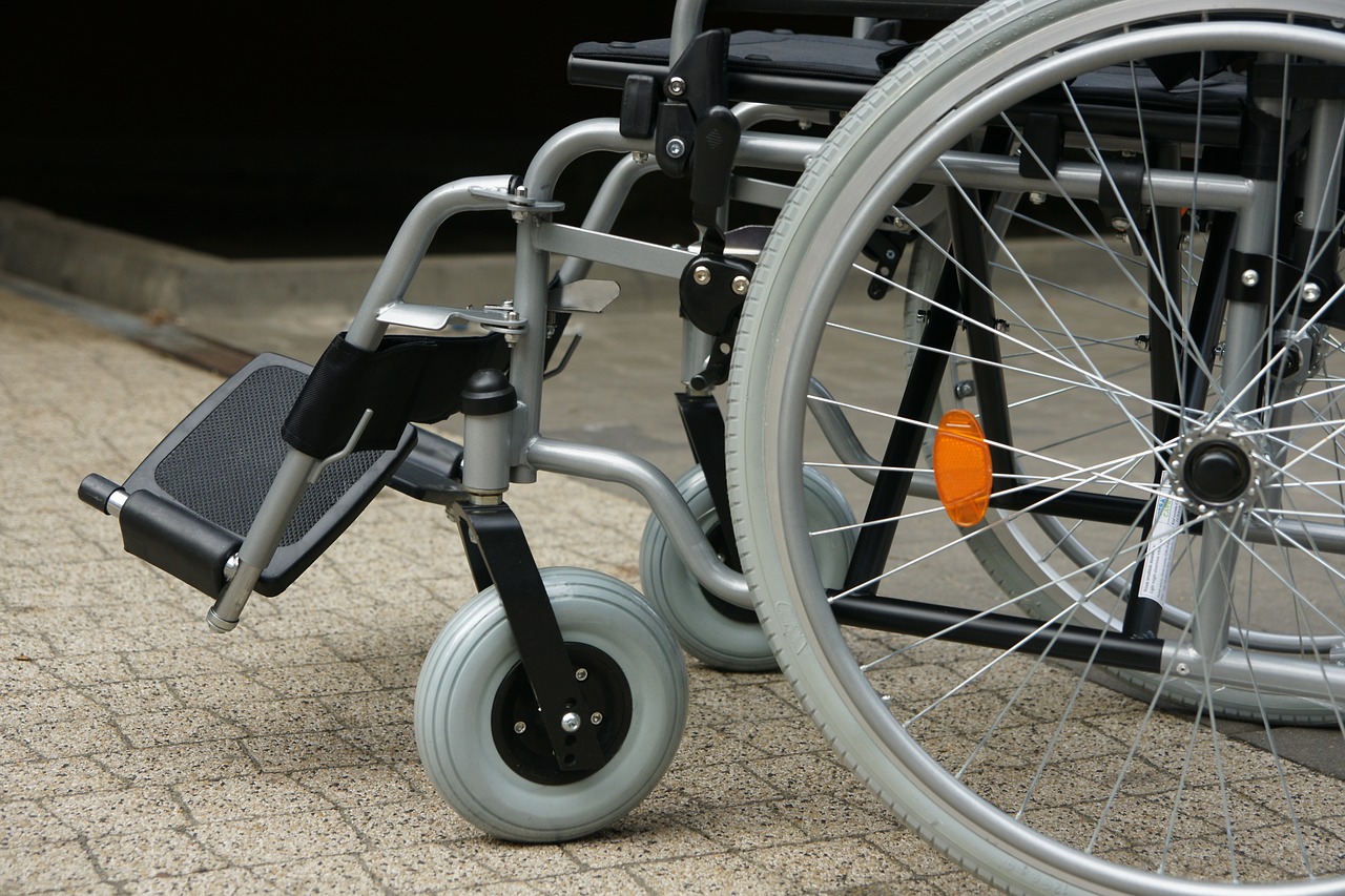 Lidé s handicapem či po úrazu si mohou zapůjčit kompenzační pomůcky. Centra jsou po celém kraji