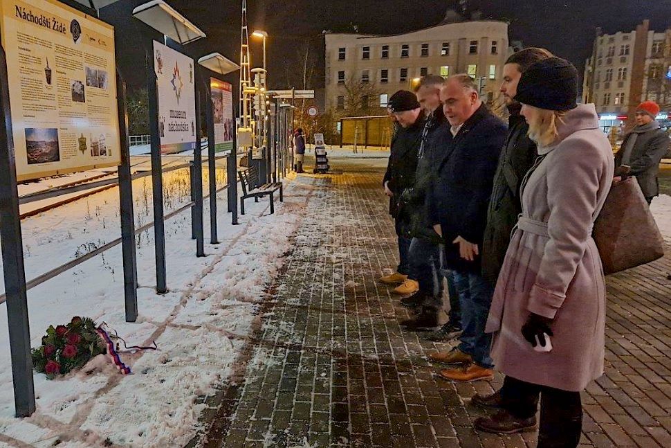 Lidé v Královéhradeckém kraji si připomenuli oběti nacistických zločinů 