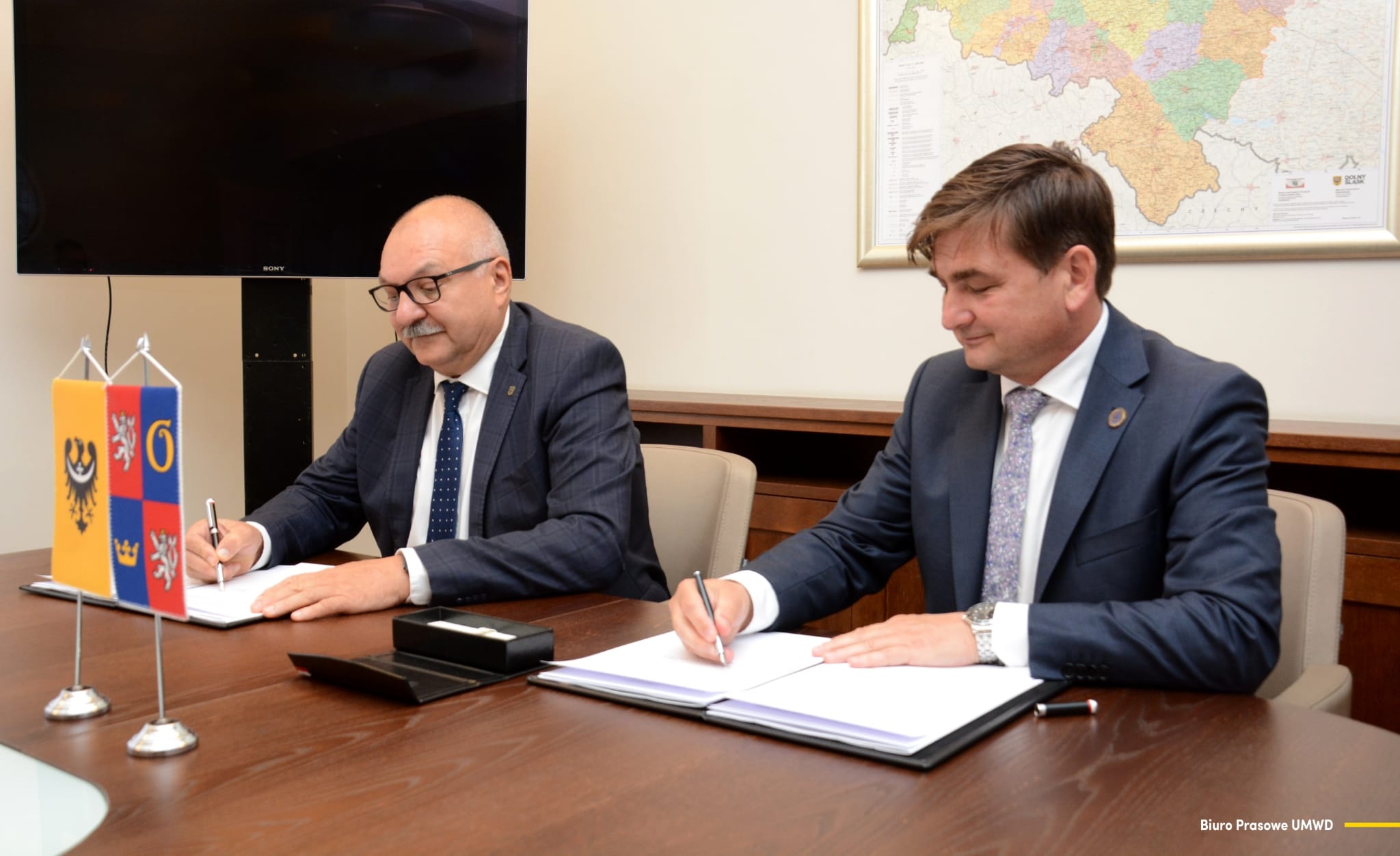 Královéhradecký kraj a Dolnoslezské vojvodství uzavřely dohodu o rozvoji dopravní sítě a veřejných služeb v příhraničí
